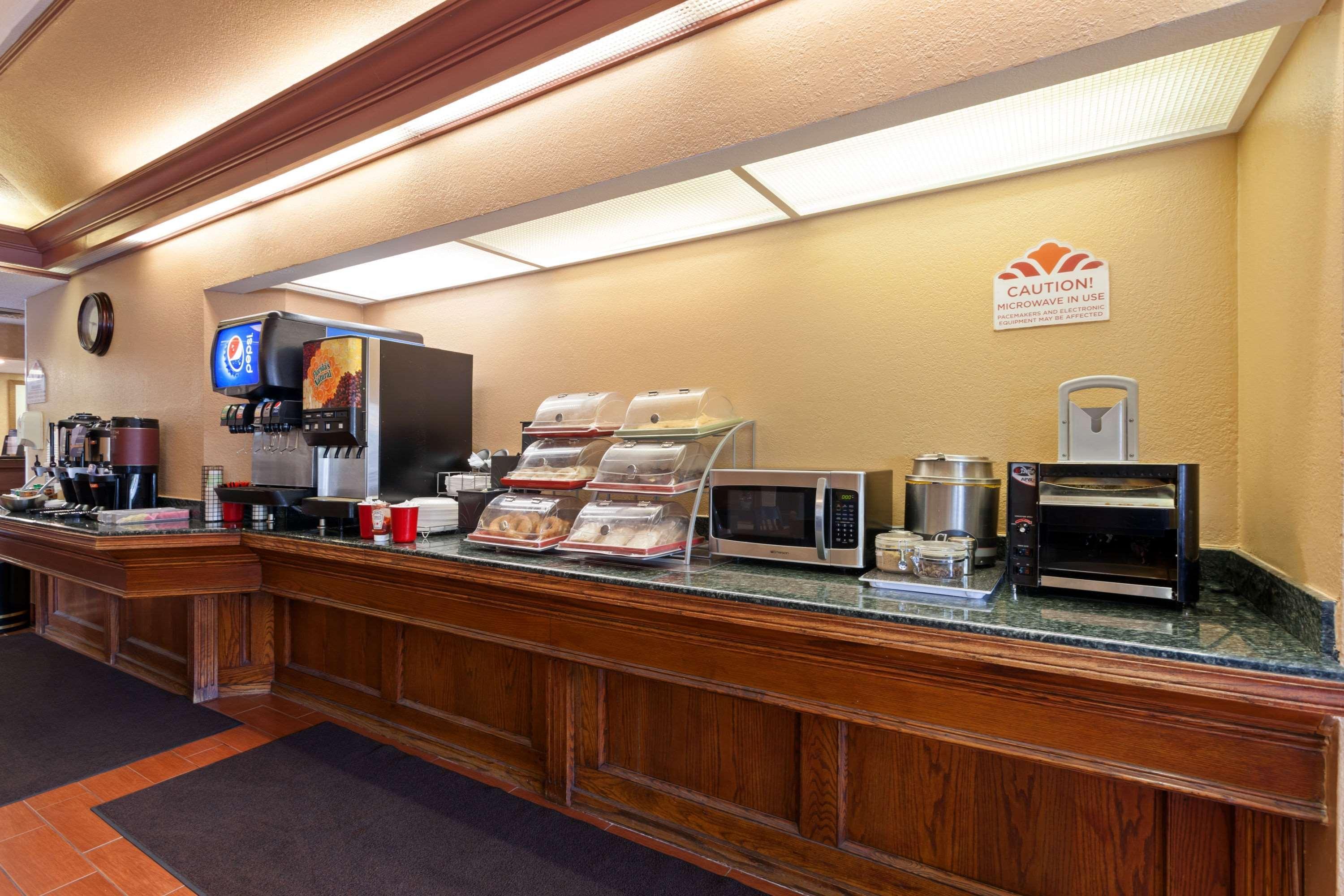 Hawthorn Suites By Wyndham Dearborn/Detroit Εξωτερικό φωτογραφία