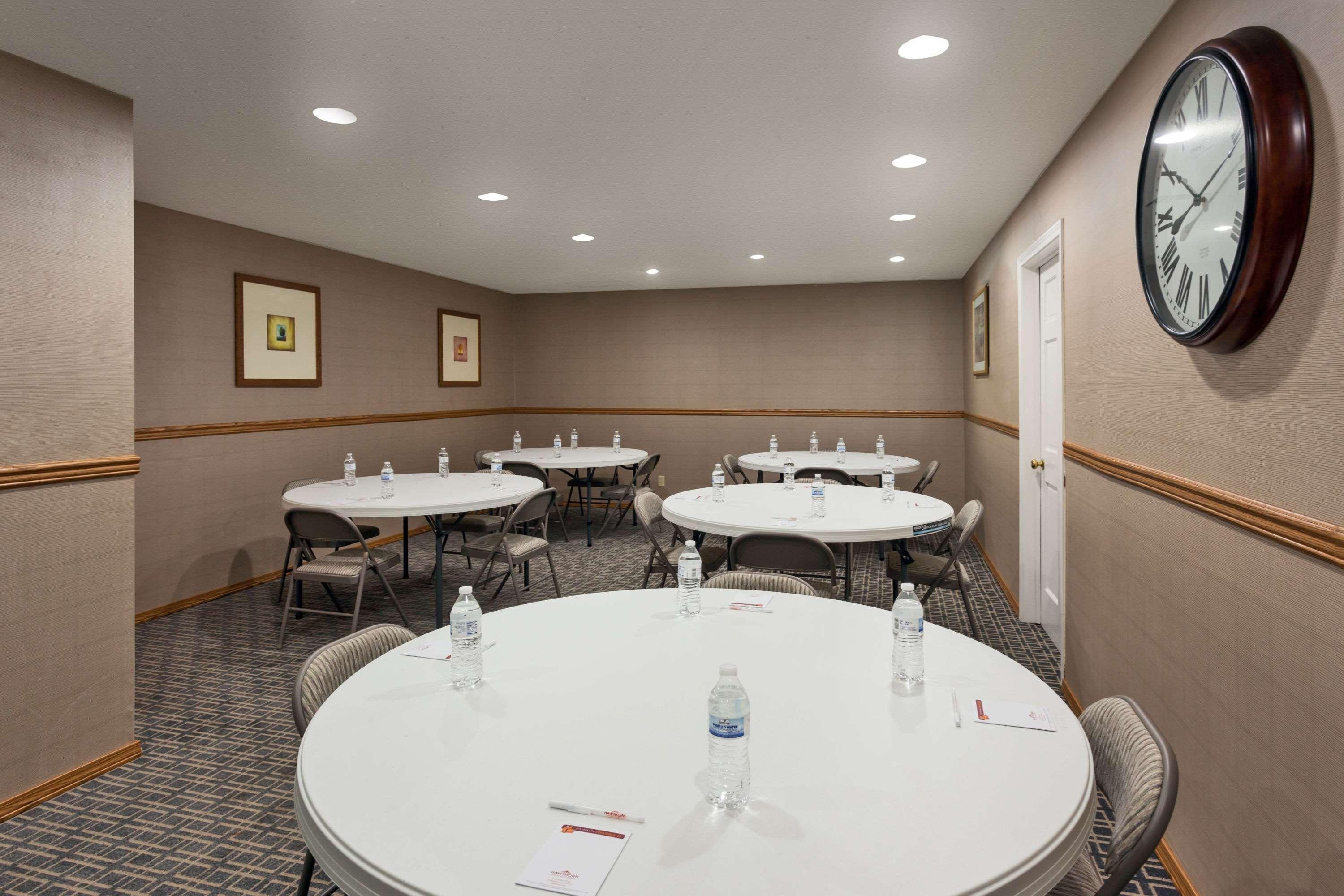 Hawthorn Suites By Wyndham Dearborn/Detroit Εξωτερικό φωτογραφία